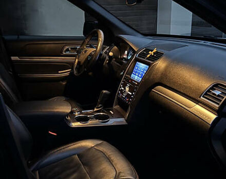 Серый Форд Эксплорер, объемом двигателя 3.5 л и пробегом 180 тыс. км за 17500 $, фото 12 на Automoto.ua