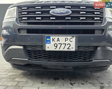 Серый Форд Эксплорер, объемом двигателя 3.5 л и пробегом 263 тыс. км за 16200 $, фото 14 на Automoto.ua