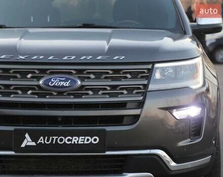 Серый Форд Эксплорер, объемом двигателя 3.5 л и пробегом 155 тыс. км за 21500 $, фото 4 на Automoto.ua