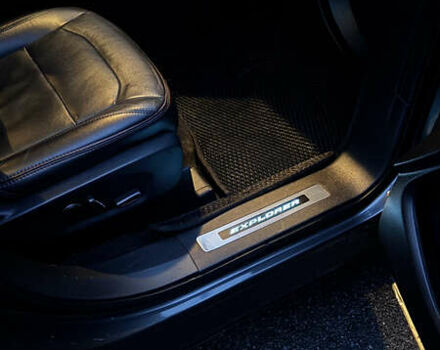 Серый Форд Эксплорер, объемом двигателя 3.5 л и пробегом 180 тыс. км за 17500 $, фото 11 на Automoto.ua