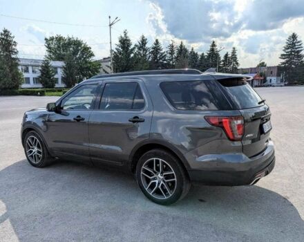 Серый Форд Эксплорер, объемом двигателя 3.5 л и пробегом 184 тыс. км за 18000 $, фото 5 на Automoto.ua