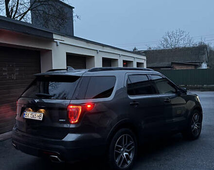 Серый Форд Эксплорер, объемом двигателя 3.5 л и пробегом 180 тыс. км за 17500 $, фото 5 на Automoto.ua