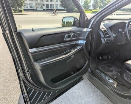 Серый Форд Эксплорер, объемом двигателя 3.5 л и пробегом 184 тыс. км за 18000 $, фото 20 на Automoto.ua