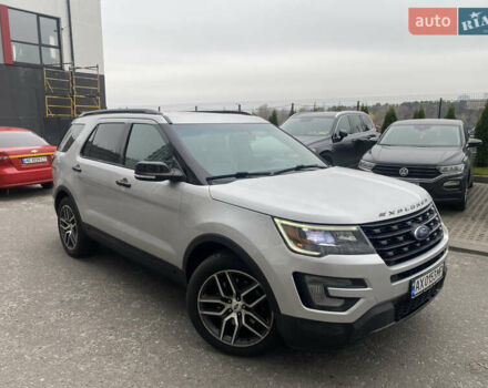 Серый Форд Эксплорер, объемом двигателя 3.5 л и пробегом 176 тыс. км за 18800 $, фото 2 на Automoto.ua