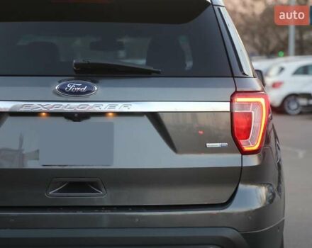 Серый Форд Эксплорер, объемом двигателя 3.5 л и пробегом 155 тыс. км за 21500 $, фото 8 на Automoto.ua