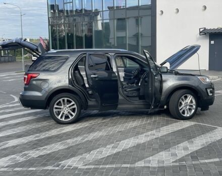 Серый Форд Эксплорер, объемом двигателя 3.5 л и пробегом 178 тыс. км за 19600 $, фото 5 на Automoto.ua