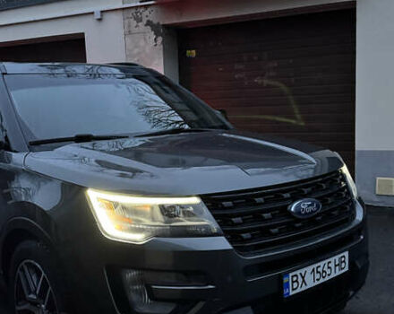 Серый Форд Эксплорер, объемом двигателя 3.5 л и пробегом 180 тыс. км за 17500 $, фото 4 на Automoto.ua