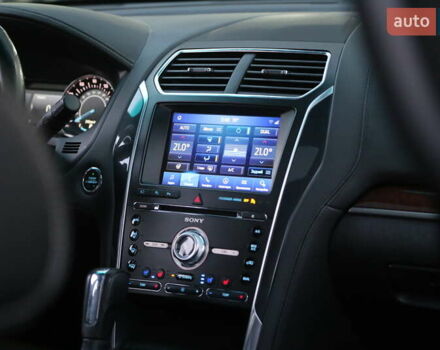 Серый Форд Эксплорер, объемом двигателя 3.5 л и пробегом 155 тыс. км за 21500 $, фото 21 на Automoto.ua