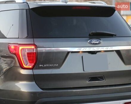 Серый Форд Эксплорер, объемом двигателя 3.5 л и пробегом 155 тыс. км за 21500 $, фото 9 на Automoto.ua