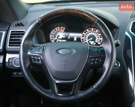 Серый Форд Эксплорер, объемом двигателя 3.5 л и пробегом 155 тыс. км за 21500 $, фото 19 на Automoto.ua