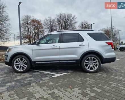 Серый Форд Эксплорер, объемом двигателя 2.26 л и пробегом 235 тыс. км за 14950 $, фото 6 на Automoto.ua