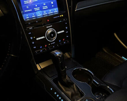 Серый Форд Эксплорер, объемом двигателя 3.5 л и пробегом 180 тыс. км за 17500 $, фото 14 на Automoto.ua