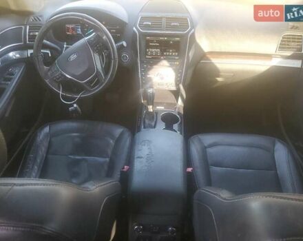 Серый Форд Эксплорер, объемом двигателя 3.5 л и пробегом 154 тыс. км за 3000 $, фото 7 на Automoto.ua