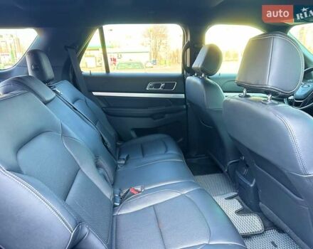 Серый Форд Эксплорер, объемом двигателя 3.5 л и пробегом 132 тыс. км за 18300 $, фото 36 на Automoto.ua