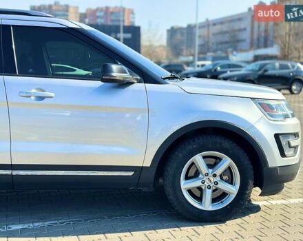 Серый Форд Эксплорер, объемом двигателя 3.5 л и пробегом 132 тыс. км за 18300 $, фото 8 на Automoto.ua