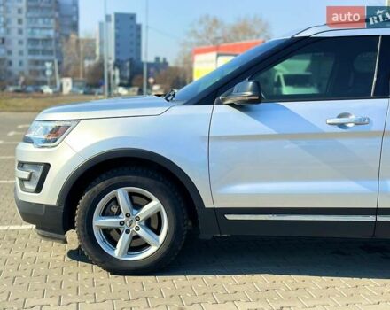 Серый Форд Эксплорер, объемом двигателя 3.5 л и пробегом 132 тыс. км за 18300 $, фото 9 на Automoto.ua