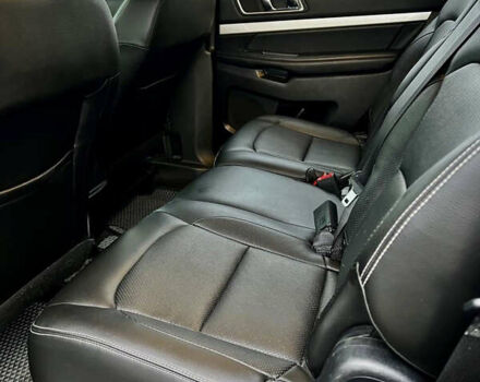 Серый Форд Эксплорер, объемом двигателя 3.5 л и пробегом 149 тыс. км за 18700 $, фото 25 на Automoto.ua