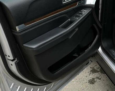 Сірий Форд Експлорер, об'ємом двигуна 3.5 л та пробігом 153 тис. км за 20000 $, фото 23 на Automoto.ua