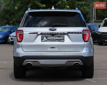 Серый Форд Эксплорер, объемом двигателя 3.5 л и пробегом 163 тыс. км за 23900 $, фото 5 на Automoto.ua