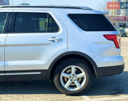 Серый Форд Эксплорер, объемом двигателя 3.5 л и пробегом 132 тыс. км за 18300 $, фото 21 на Automoto.ua