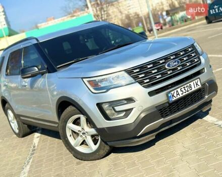 Серый Форд Эксплорер, объемом двигателя 3.5 л и пробегом 132 тыс. км за 18300 $, фото 6 на Automoto.ua