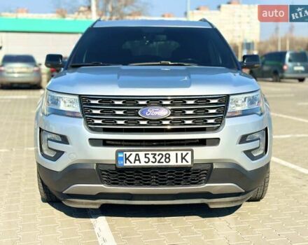 Серый Форд Эксплорер, объемом двигателя 3.5 л и пробегом 132 тыс. км за 18300 $, фото 4 на Automoto.ua