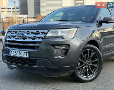 Серый Форд Эксплорер, объемом двигателя 2.26 л и пробегом 68 тыс. км за 18000 $, фото 1 на Automoto.ua