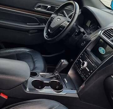 Серый Форд Эксплорер, объемом двигателя 3.5 л и пробегом 165 тыс. км за 20500 $, фото 37 на Automoto.ua