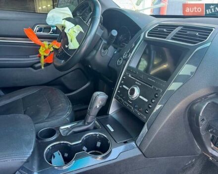 Серый Форд Эксплорер, объемом двигателя 3.5 л и пробегом 84 тыс. км за 13700 $, фото 10 на Automoto.ua