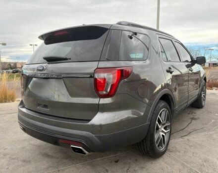 Серый Форд Эксплорер, объемом двигателя 3.5 л и пробегом 64 тыс. км за 11000 $, фото 2 на Automoto.ua