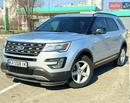 Серый Форд Эксплорер, объемом двигателя 3.5 л и пробегом 132 тыс. км за 18300 $, фото 1 на Automoto.ua