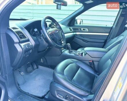 Серый Форд Эксплорер, объемом двигателя 3.5 л и пробегом 132 тыс. км за 18300 $, фото 33 на Automoto.ua