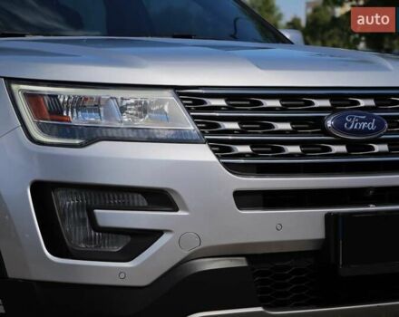 Серый Форд Эксплорер, объемом двигателя 3.5 л и пробегом 163 тыс. км за 23900 $, фото 3 на Automoto.ua