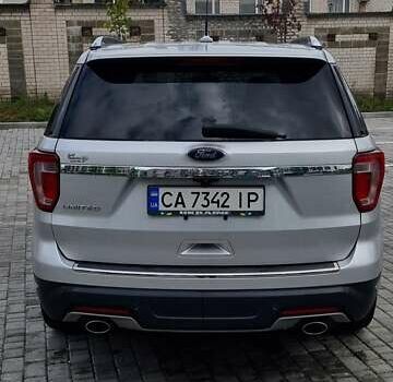 Серый Форд Эксплорер, объемом двигателя 3.5 л и пробегом 165 тыс. км за 20500 $, фото 33 на Automoto.ua