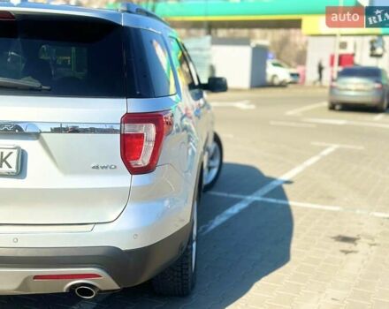 Серый Форд Эксплорер, объемом двигателя 3.5 л и пробегом 132 тыс. км за 18300 $, фото 23 на Automoto.ua