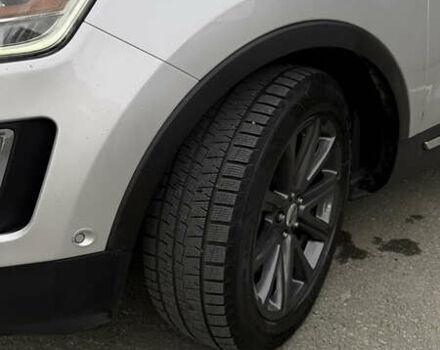 Сірий Форд Експлорер, об'ємом двигуна 3.5 л та пробігом 153 тис. км за 20000 $, фото 40 на Automoto.ua