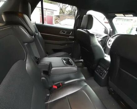 Серый Форд Эксплорер, объемом двигателя 3.5 л и пробегом 165 тыс. км за 20500 $, фото 13 на Automoto.ua