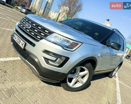 Серый Форд Эксплорер, объемом двигателя 3.5 л и пробегом 132 тыс. км за 18300 $, фото 2 на Automoto.ua