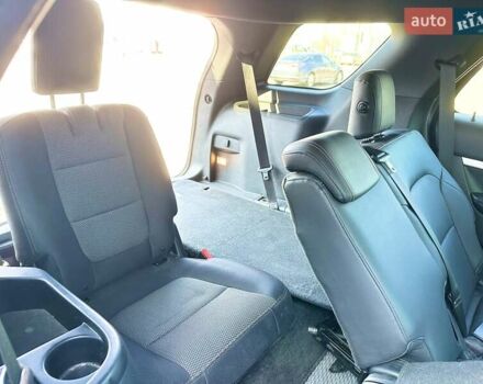 Серый Форд Эксплорер, объемом двигателя 3.5 л и пробегом 132 тыс. км за 18300 $, фото 45 на Automoto.ua