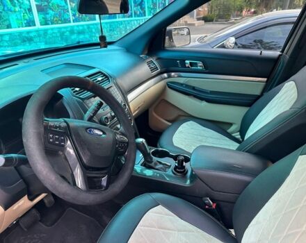 Серый Форд Эксплорер, объемом двигателя 3.5 л и пробегом 95 тыс. км за 19999 $, фото 3 на Automoto.ua