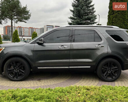 Форд Эксплорер 2017 в Львове на Automoto.ua Серый Форд Эксплорер, объемом двигателя 3.5 л и пробегом 167 тыс. км за 20300 $, фото 3 на Automoto.ua