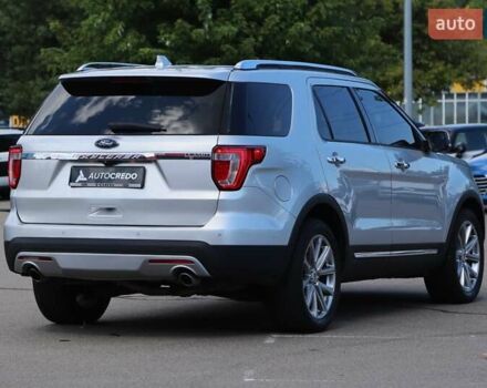 Серый Форд Эксплорер, объемом двигателя 3.5 л и пробегом 163 тыс. км за 23900 $, фото 6 на Automoto.ua