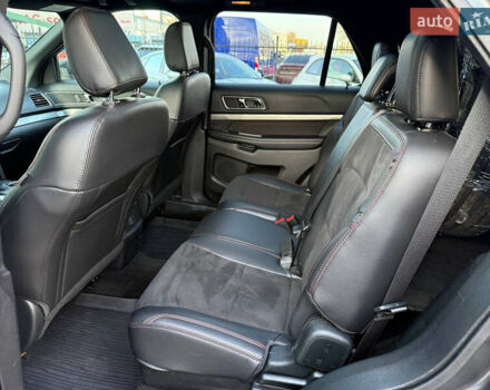 Серый Форд Эксплорер, объемом двигателя 2.26 л и пробегом 68 тыс. км за 18000 $, фото 24 на Automoto.ua