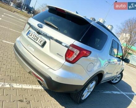 Серый Форд Эксплорер, объемом двигателя 3.5 л и пробегом 132 тыс. км за 18300 $, фото 18 на Automoto.ua