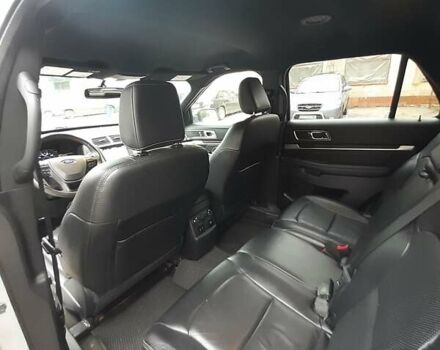 Серый Форд Эксплорер, объемом двигателя 3.5 л и пробегом 165 тыс. км за 20500 $, фото 14 на Automoto.ua