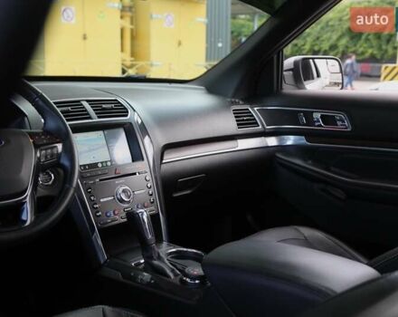 Серый Форд Эксплорер, объемом двигателя 3.5 л и пробегом 163 тыс. км за 23900 $, фото 15 на Automoto.ua