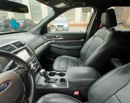 Серый Форд Эксплорер, объемом двигателя 3.5 л и пробегом 165 тыс. км за 20500 $, фото 20 на Automoto.ua