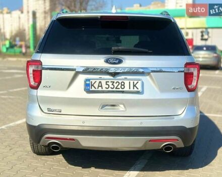 Серый Форд Эксплорер, объемом двигателя 3.5 л и пробегом 132 тыс. км за 18300 $, фото 15 на Automoto.ua