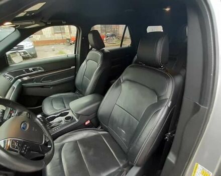 Серый Форд Эксплорер, объемом двигателя 3.5 л и пробегом 165 тыс. км за 20500 $, фото 16 на Automoto.ua