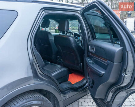 Сірий Форд Експлорер, об'ємом двигуна 3.5 л та пробігом 129 тис. км за 23200 $, фото 10 на Automoto.ua